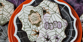 Along Came a Spider Dynamic Duos™ Stenciled Cookie