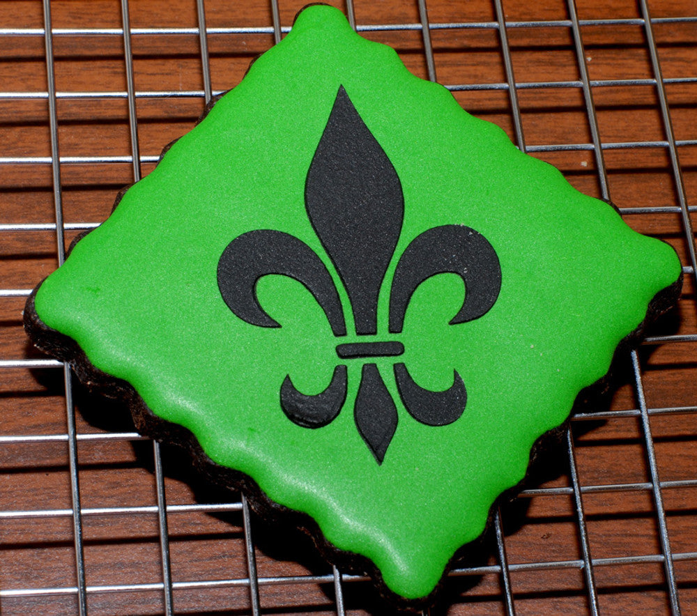 Fleur de Lis Cake Stencil  by Designer Stencils used on Green Cookie