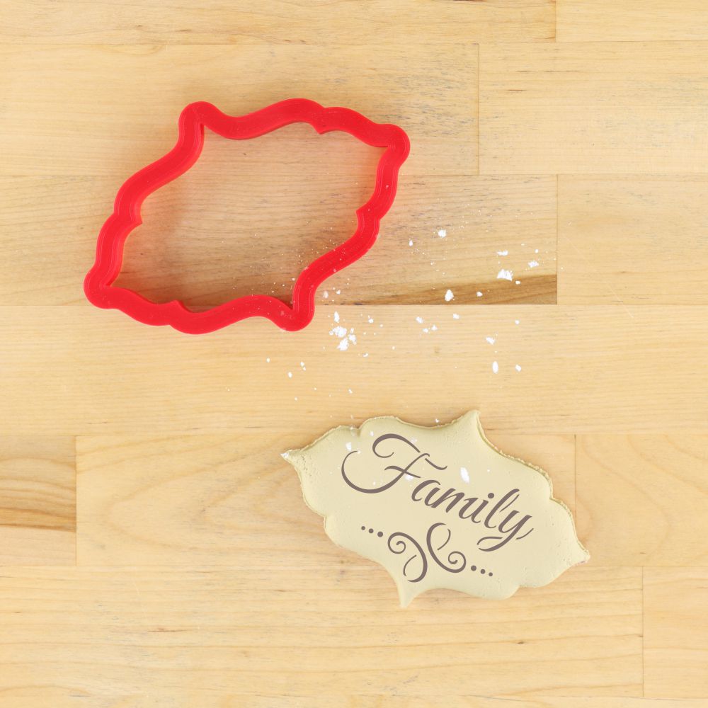 Give Thanks Cookie Stencil on Thanksgiving cookie using the Augustus Plaque cookie cutter